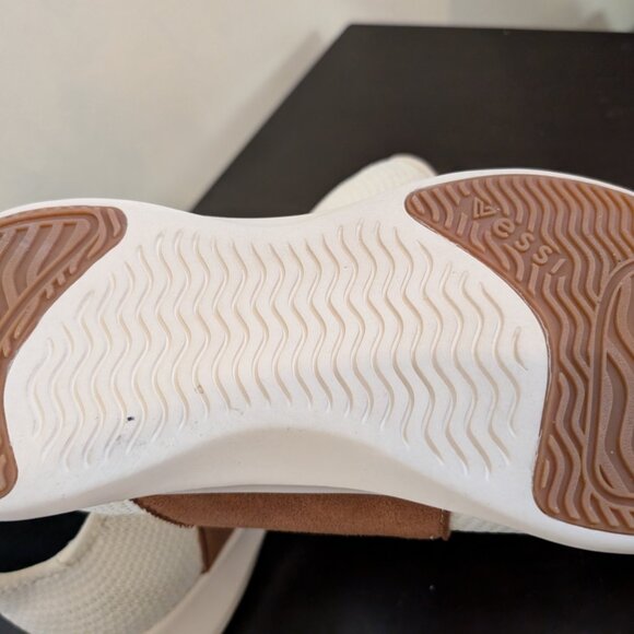 Men's Classic Vessi Runner - Picture 2 of 8